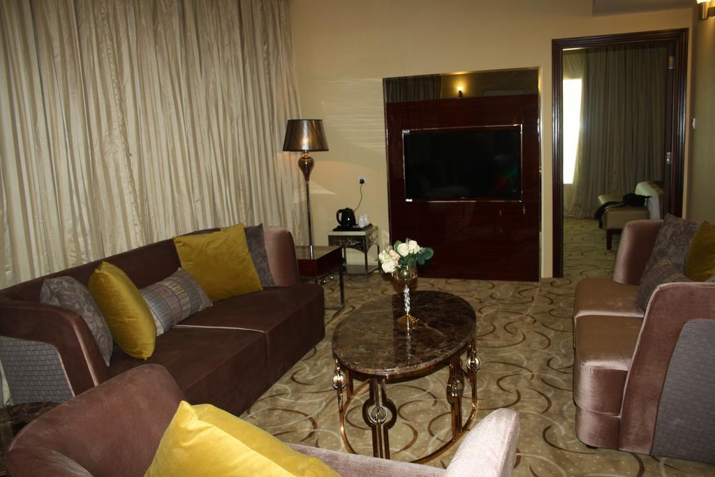 Hotel Al Azmi 115 4*