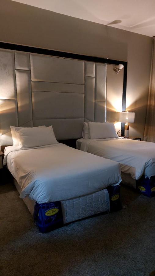 Al Azmi 115 Hotel 4*